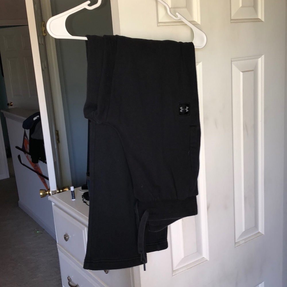 Men’s medium under armour sweatpants